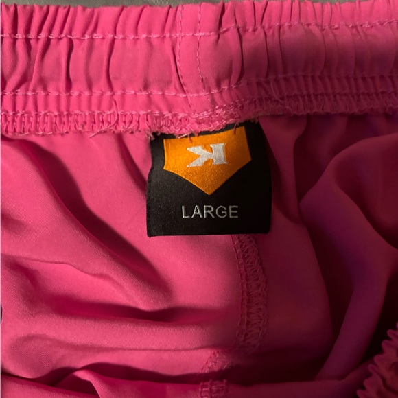 Pitchers Only Men’s Training shorts, pink size large - Picture 4 of 4